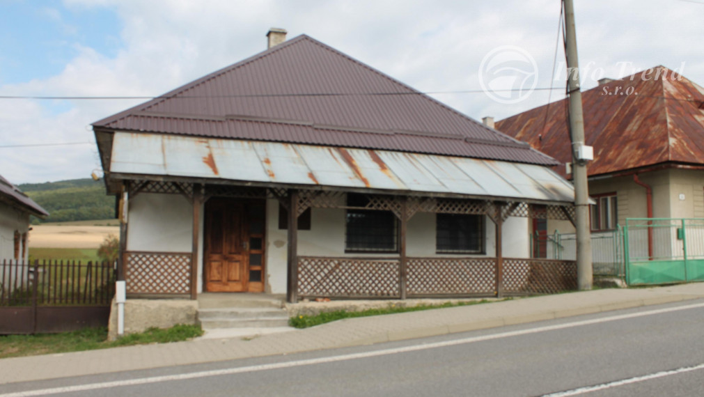 PREDANÉ  -  Budova bývalého obchodu a služieb v obci Smilno