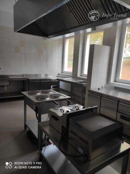 Budova Reštaurácie s veľkým pozemkom, v Bardejovských kúpeľoch