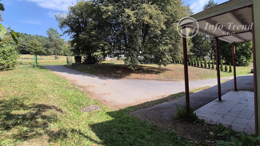 Budova Reštaurácie s veľkým pozemkom, v Bardejovských kúpeľoch