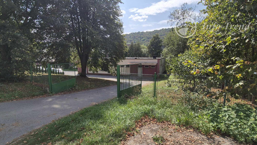 Budova Reštaurácie s veľkým pozemkom, v Bardejovských kúpeľoch