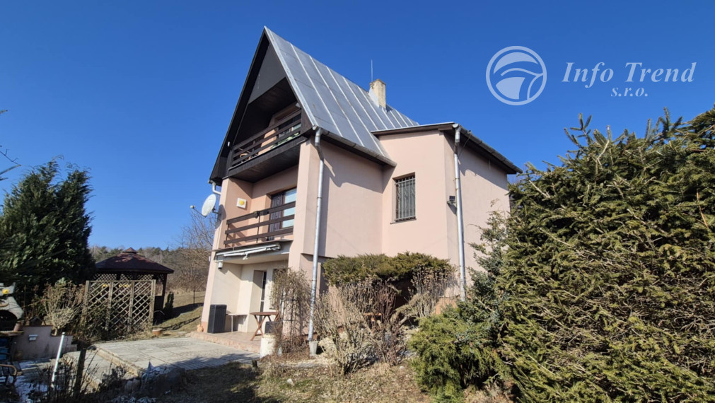 Murovaná chata pri vodnej nádrži Domaša -  Nová Kelča