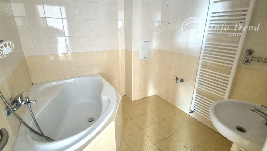 3-  izbový byt s garážou v obci Kurima