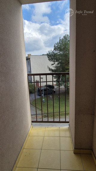 Priestranný 2 izbový byt s garážou v obci Kurima