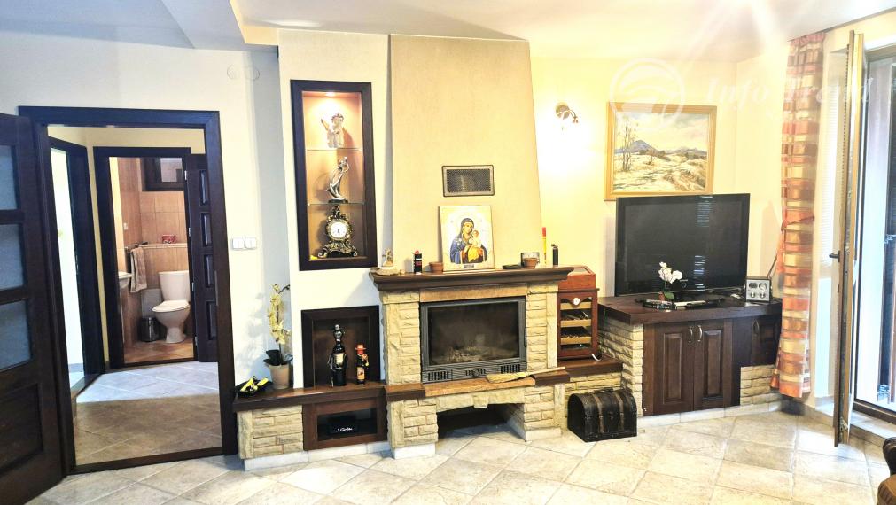 Veľká Murovaná chata v obci Nižná Polianka