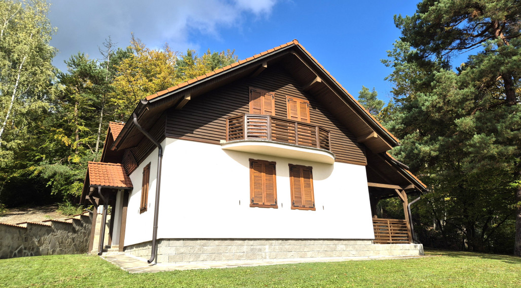 Veľká Murovaná chata v obci Nižná Polianka