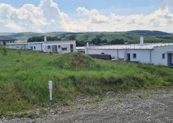 Stavebný pozemok v obci Raslavice