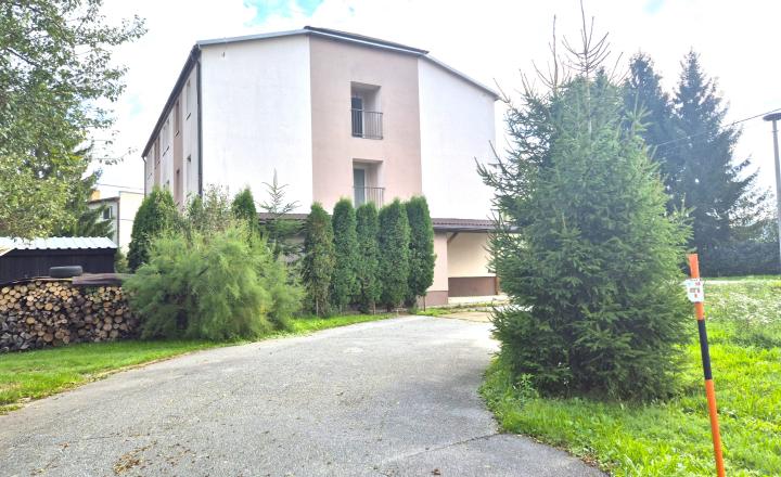 3-  izbový byt s garážou v obci Kurima - fotografia 10