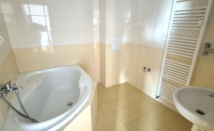 3-  izbový byt s garážou v obci Kurima - fotografia 11